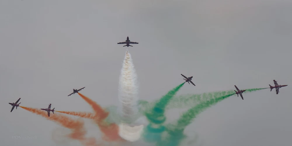 IAF pilots paint Chennai skies blue during 92nd anniversary celebrations IAF pilots paint Chennai skies blue during 92nd anniversary celebrations
